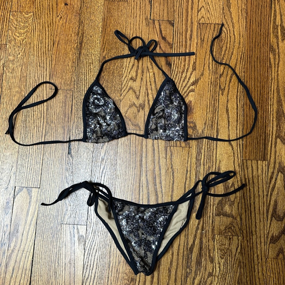 Gorgeous scrunch bikini with sequin detail